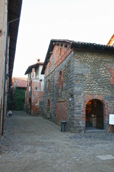 Edifici all'entrata del Ricetto