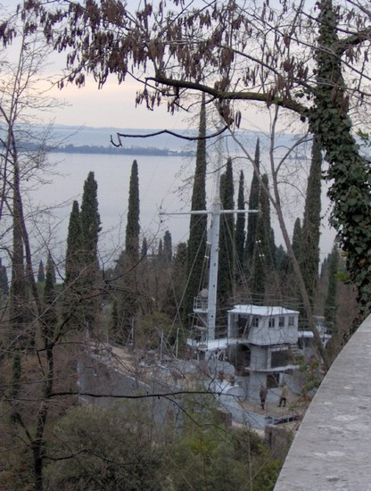 Nave nel parco del Vittoriale