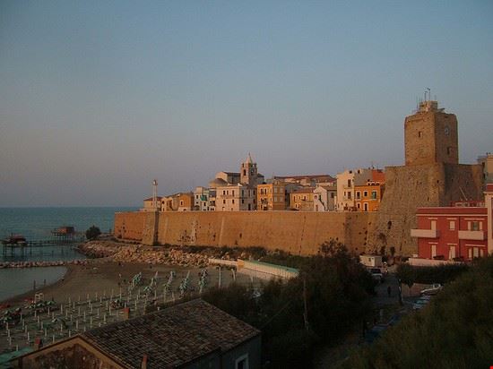 Castello Svevo Castello Svevo massimilianoscarabeo - Creative Commons massimilianoscarabeo