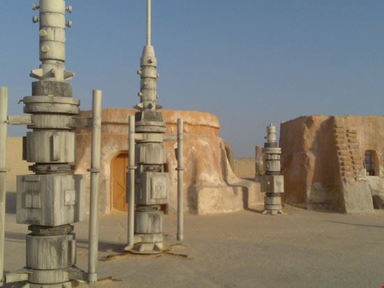  Nefta, come altre destinazioni della Tunisia, è stata set di un episodio (IV) di Star Wars  
