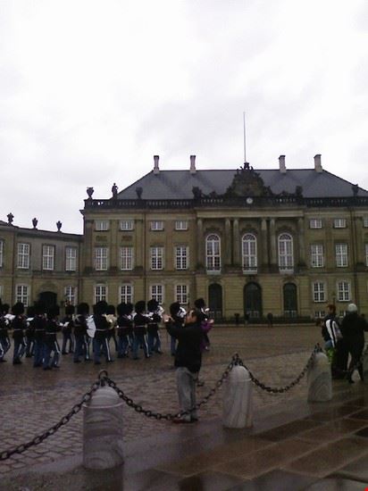 Cambio della guardia al Palazzo Reale Copenaghen  