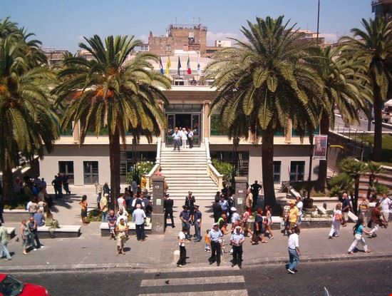  Si può ammirare e vivere ( virtualmente) nelle città distrutte dal Vesuvio nel '79  