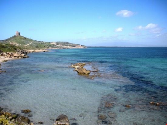 Dietro la spiaggia di San Giovanni di Sinis si estende fino a Torregrande il "mar morto", tratto di mare riparato da vento e correnti.  