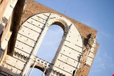 Rudere di fianco al duomo