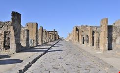 La via dell'abbondanza