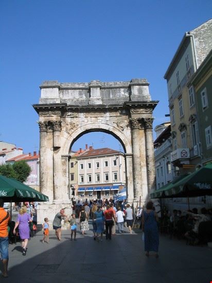  Pula  