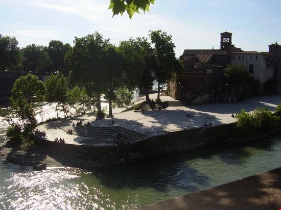 Isola Tiberina Roma  