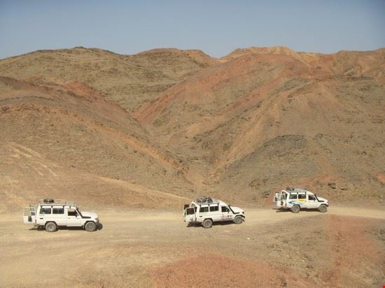 Safari nel deserto - Marsa Alam: con le jeep ci addentriamo all'interno..