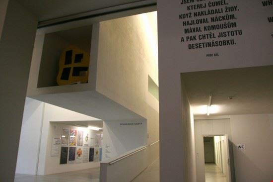 Centro d'Arte Contemporanea DOX Praga Naida Caira Naida Caira