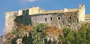 Castello chiaramonte del XIV° sec., prima del restauro avvenuto recentemente