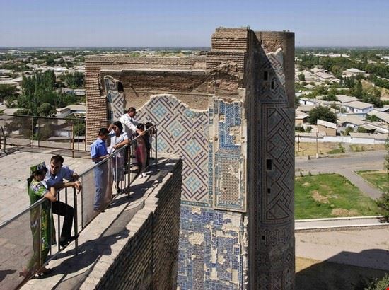  Il portale d'ingresso al palazzo di Tamerlano  