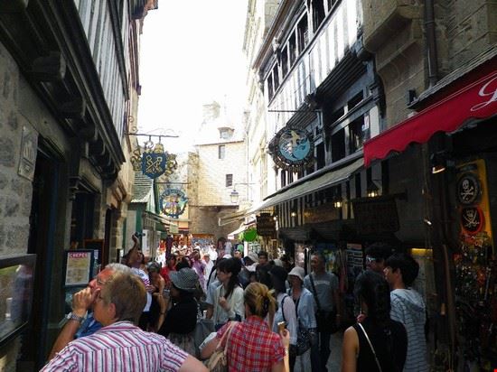La grand Rue Mont Saint Michel  