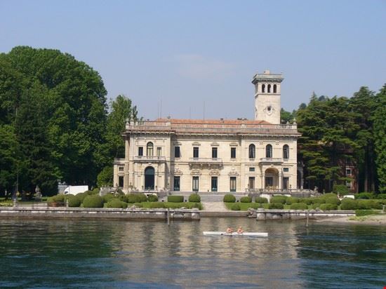  Como  