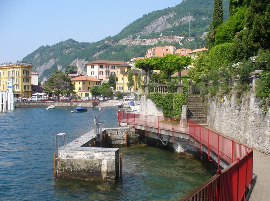 La passeggiata sul lago