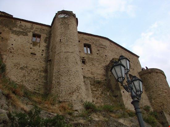 Castello Federiciano Particolare del castello visto dalla spiaggia  
