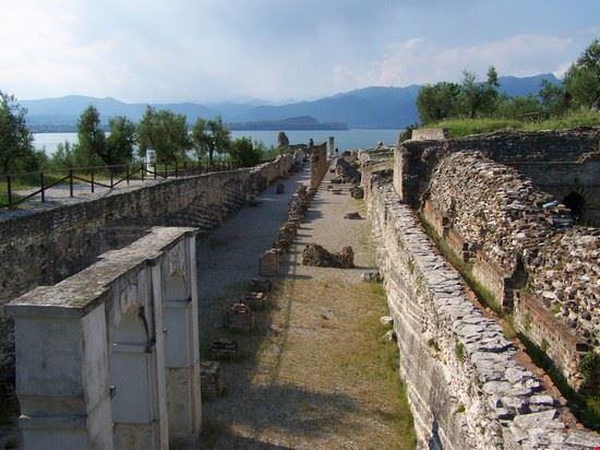 Grotte di Catullo Ciò che rimana della presunta dimora del poeta.  