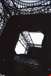 torre eiffel vista dal basso