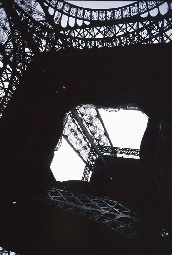 torre eifel vista dal basso Parigi  