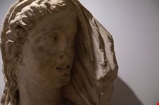 particolare di una statua nel museo di montemartini