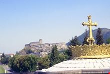 croce della basilica inferiore lourdes