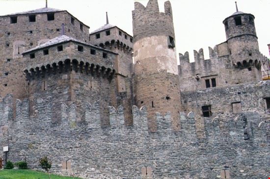 Castello di Fénis Castello di Fénis  