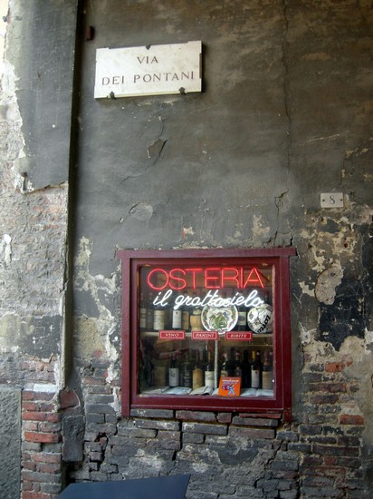Osteria in un vicolo di Siena