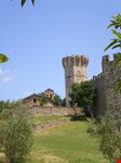 Castello su isola Polvese