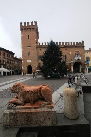 Passeggiando  a Ferrara
