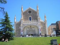 iglesia de los jeronimos madrid
