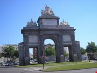 puerta de toledo madrid