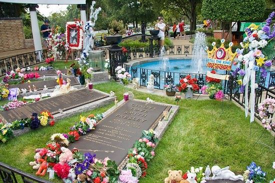 Graceland Memphis Creative Commons - Cybjorg Creative Commons