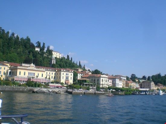  Lungolago di Bellagio dal ferry boat  