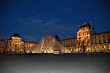 Il louvre di notte