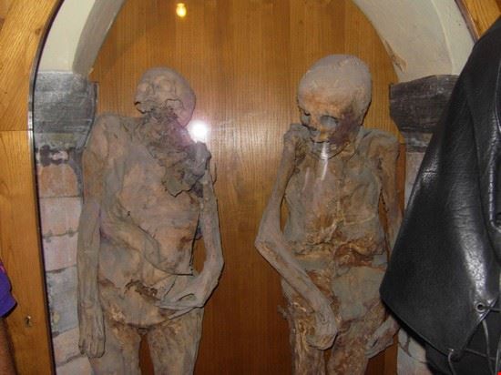 Le mummie di Urbania - La chiesa dei morti Urbania  