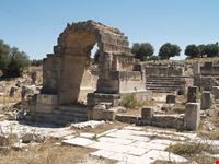 tunis dougga