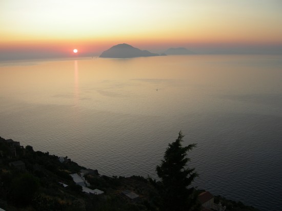 Alba ad Alicudi