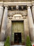L'ingresso della Chiesa dei Santi Felice e Baccolo