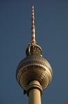 berlin berliner fernsehturm im sonnenuntergang