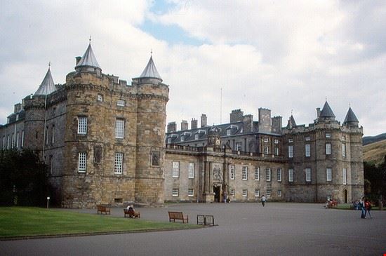 HolyRood Palace - roger4336 - roger4336 - Creative commons