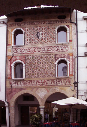Facciata medievale in Corso Vittorio
