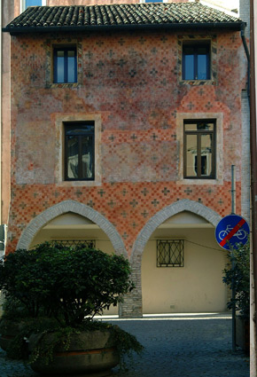 Facciata medievale in P.zza S.Marco