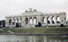 la gloriette castello di schonbrunn vienna