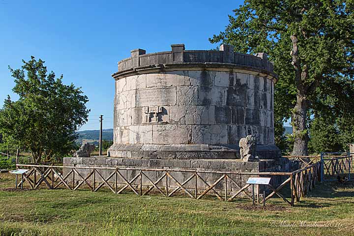 Mausoleo di Caio Enni Marso