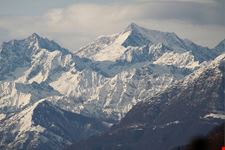 verbania blick auf die alpen von verbania