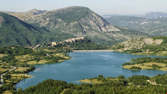Lago Lago Cenz07 - Shutterstock.com 