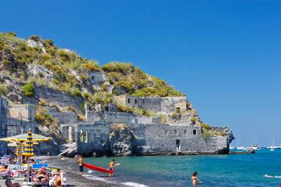 Lipari Spiaggia di Acquacalda stock.adobe.com 