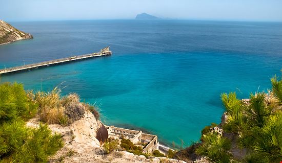 Lipari Spiaggia di Acquacalda stock.adobe.com 