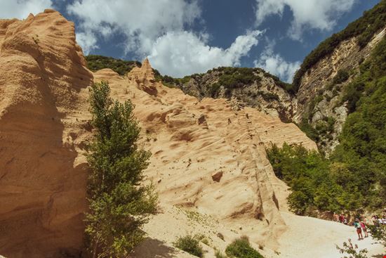 Fiastra Lame Rosse stock.adobe.com 