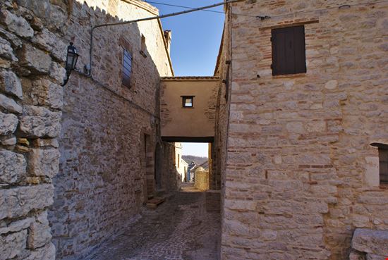 Elcito Il ‘piccolo Tibet’ delle Marche stock.adobe.com 