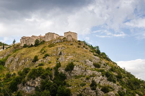 Elcito Il ‘piccolo Tibet’ delle Marche stock.adobe.com 